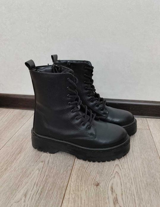 Сапоги размер 36.