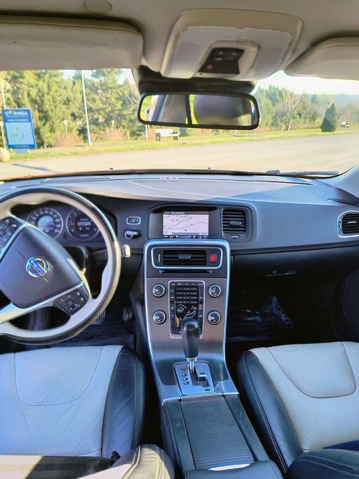 Volvo S60 R Design an 2011 2.0 automat 5 pistoane