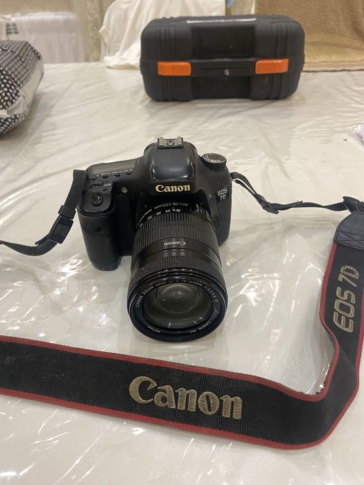 Canon 7 d обиктив 70-300 батарика