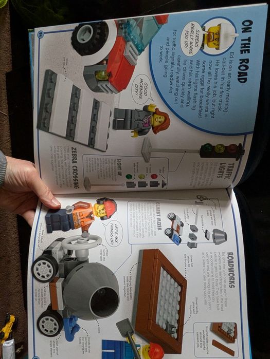 Carte DK - Lego City Build Your Own Adventure