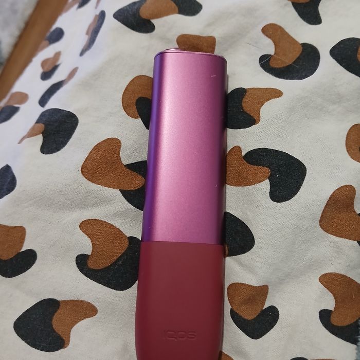 Aparat IQOS cu incarcator