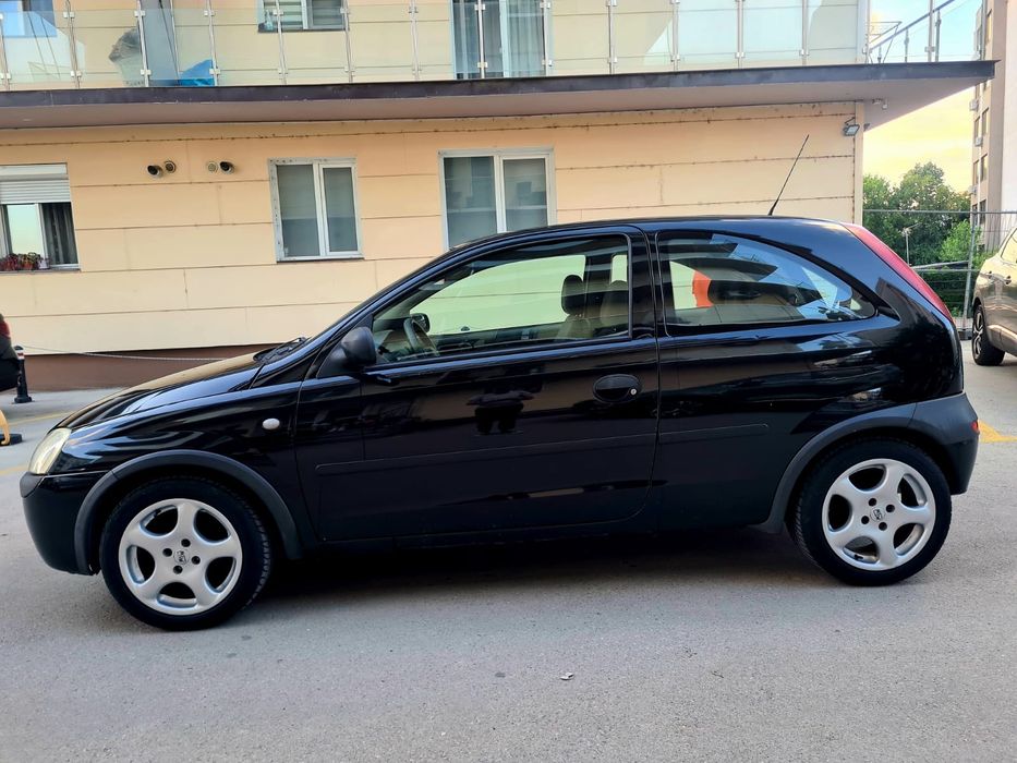 Opel corsa c / 1.2 benzina