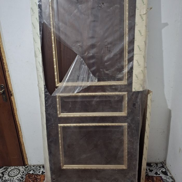 Дверь продам дверь