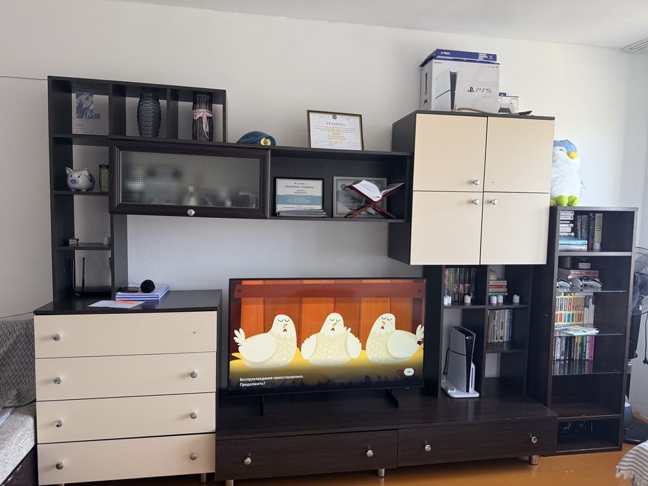 Прдается стенка для гостинной