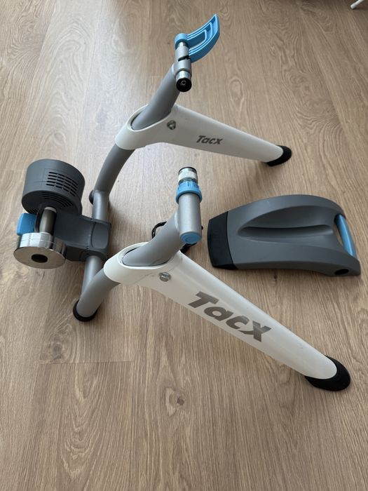 Tacx Flow Smart Bike Trainer