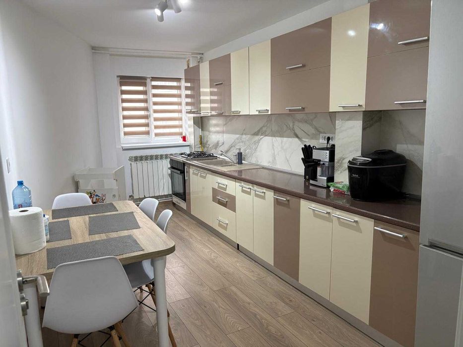 Apartament de vanzare - 3 camere Renovat si Utilat - 86mp utili - Proprietar