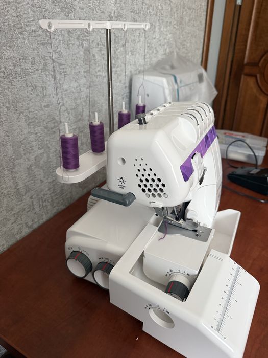 Оверлок Effektiv Triumphator 1800X.