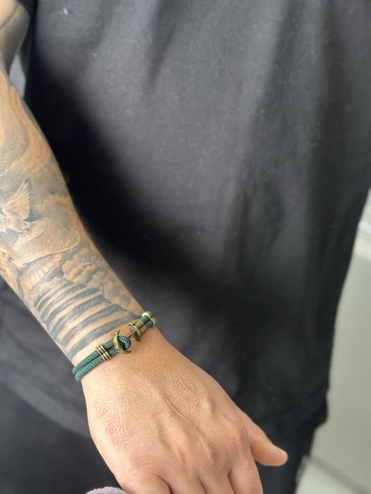 Гривни с котва / различни цветове /