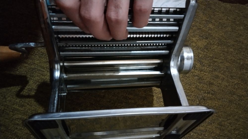 Лапша резка современная.