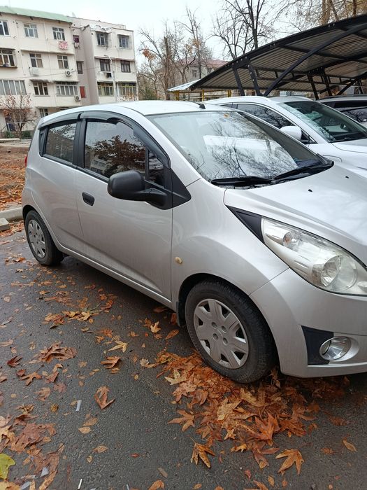 Продается Спарк 1 позиция в хорошем состоянии количество хозяев 2