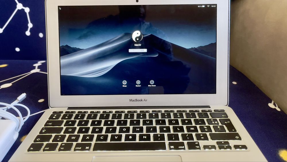 MacBook Air 11” i5 mid 2013 Ultraportabil, impecabil