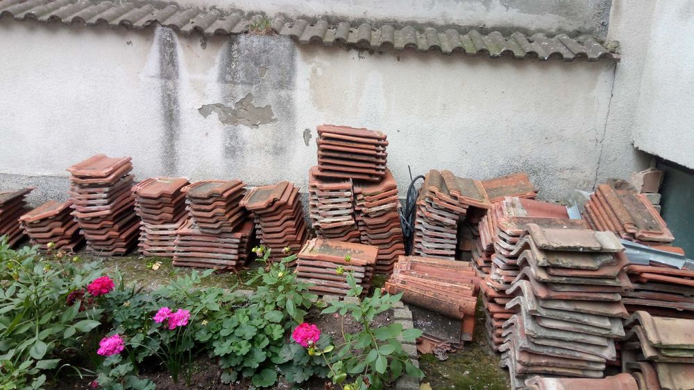 Керемиди запазени