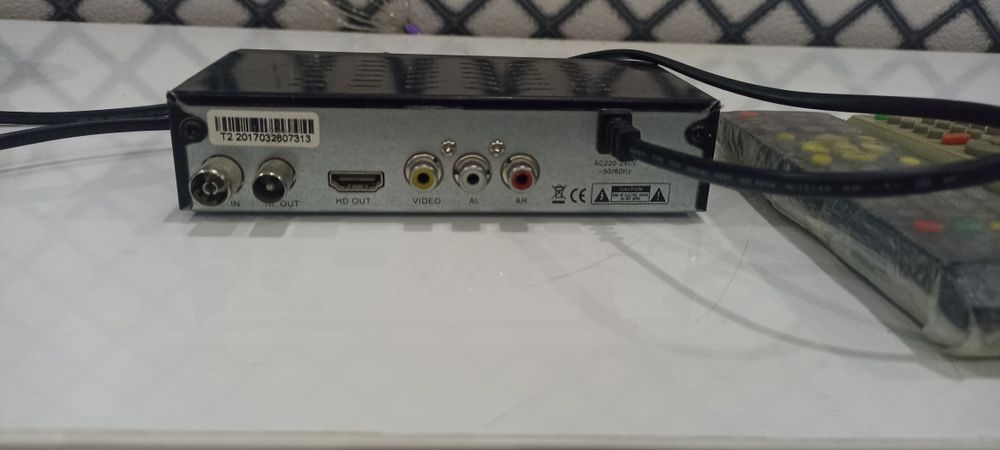 Lg televizor sotiladi tuneri bor