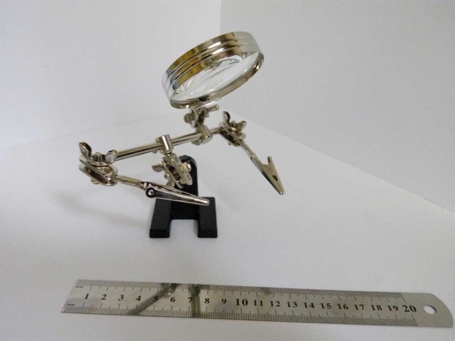 лупа на подставке для мелкого ремонта