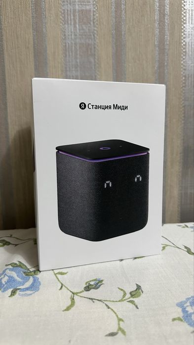 Продаю яндекс станцию миди
