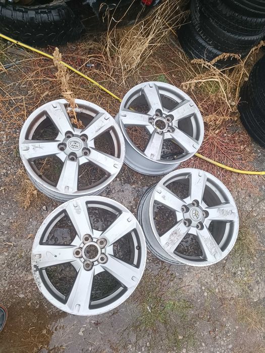 Toyota RAV4 джанти лети 2010 г модел