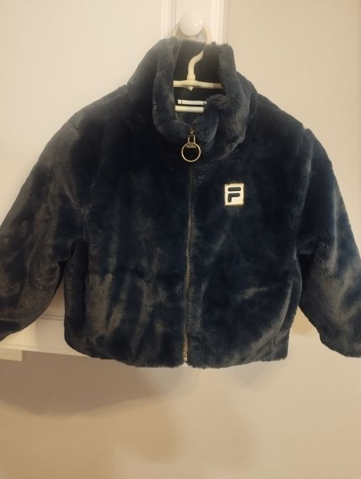 Blănițe fete 3-4 ani doua una alba și cealaltă albastra