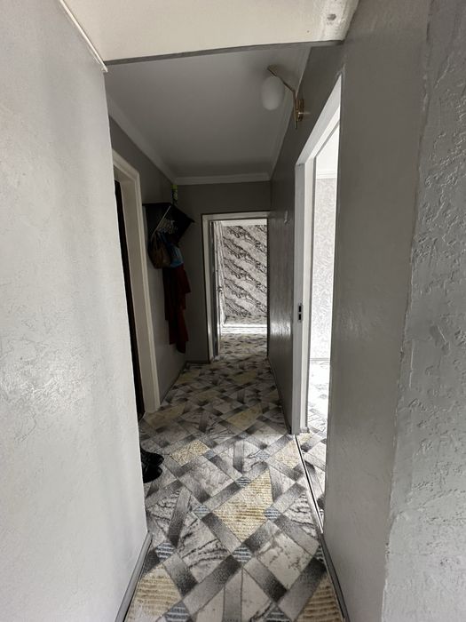 Продаётся 2 этаж 2 х комнатная в районе вокзала 6 метр веранда