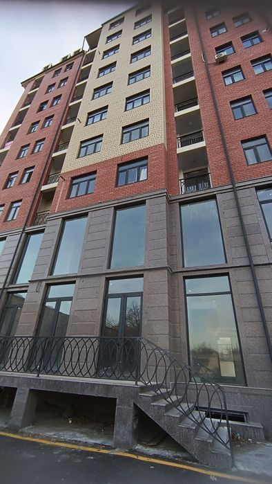 Продаётся коммерческое помещение на Юнасабаде 8