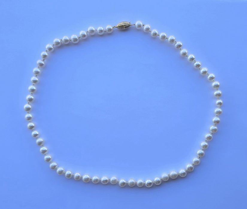 Colier de perle de cultura cu aur galben 18k