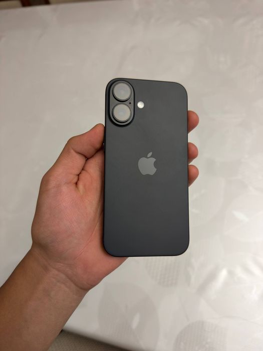 iPhone 16 100% емкость
