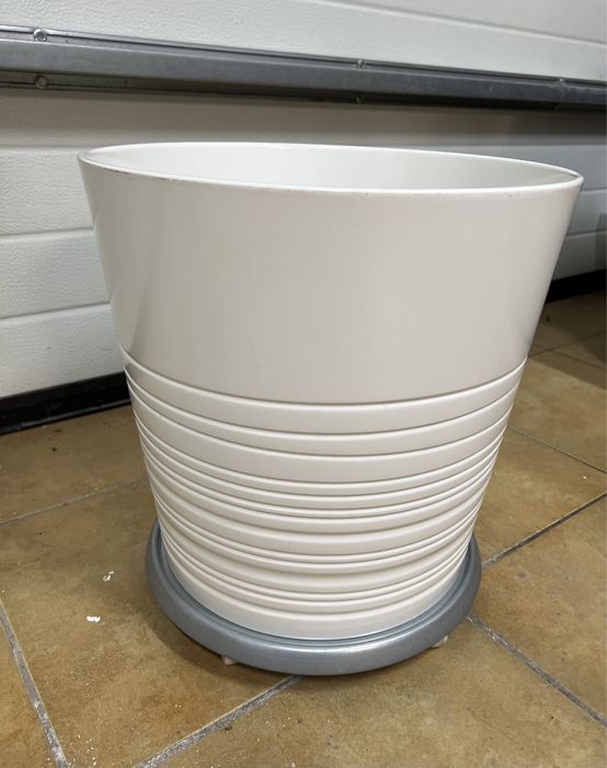 Керамический горшокдля растений на подставке Икеа