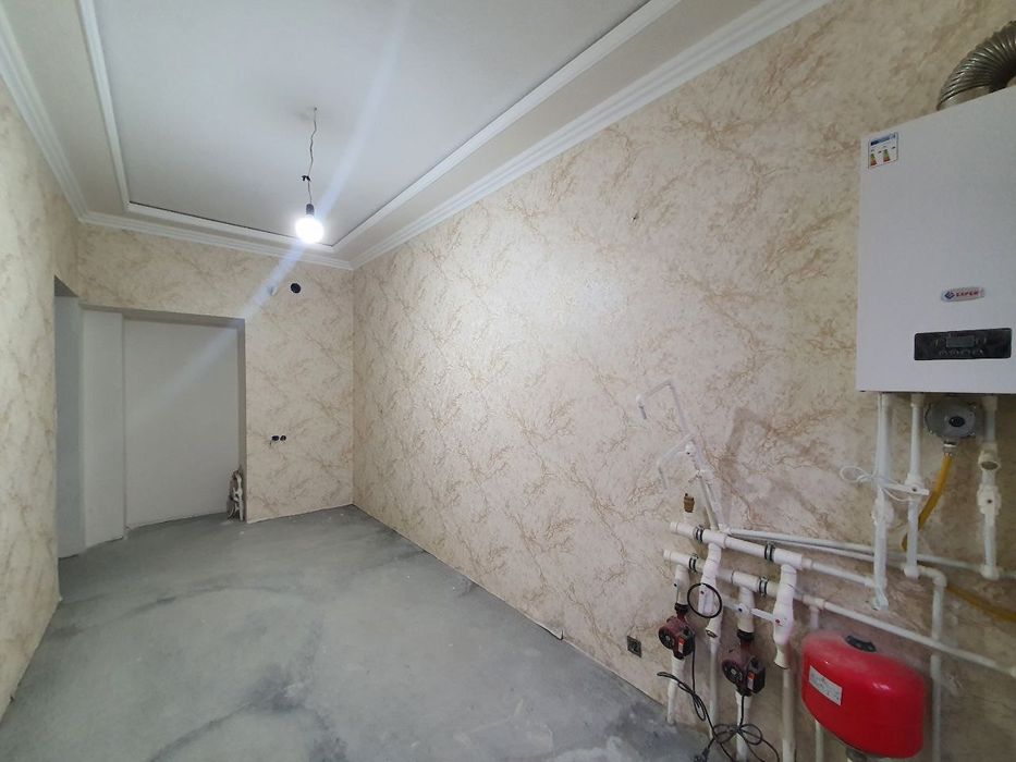 Шахар марказида 4 хонали квартира сотилади