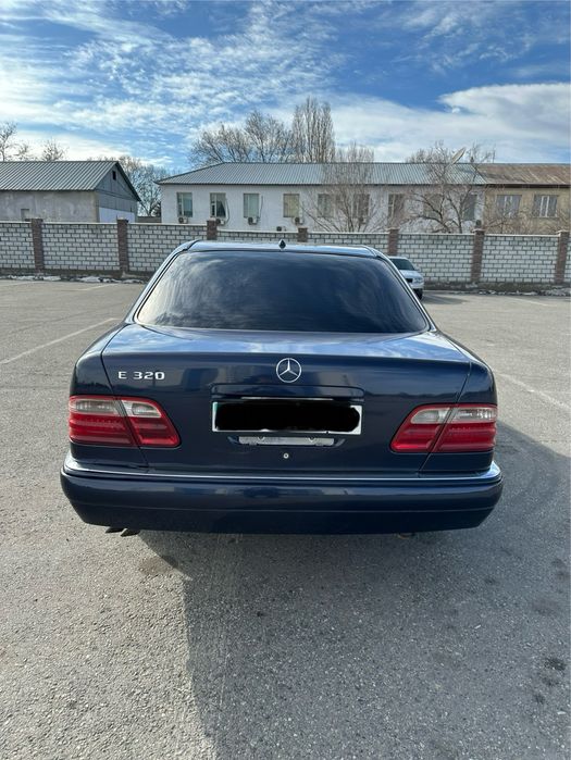 Mercedes w210 лупатый