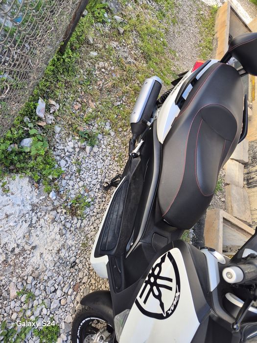 Yamaha X-max 250
