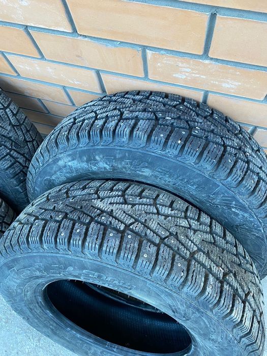 Продам шины  шипами
