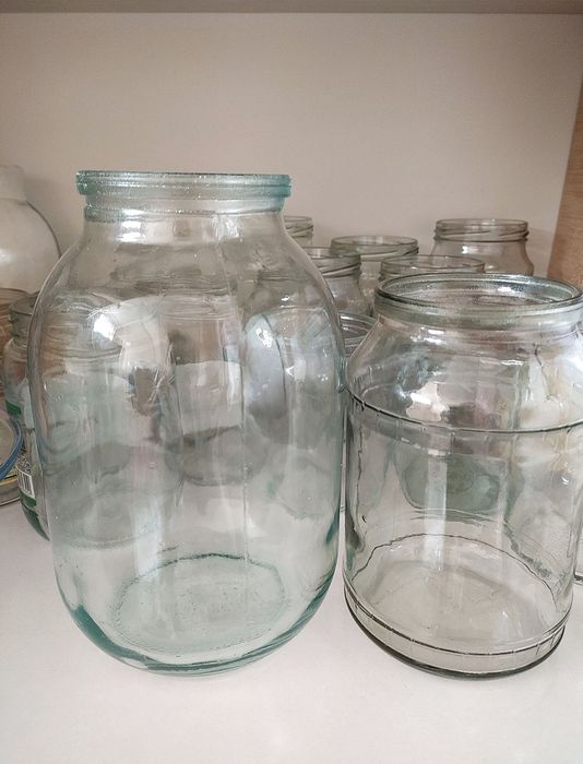Банки 2-х литровые, разные