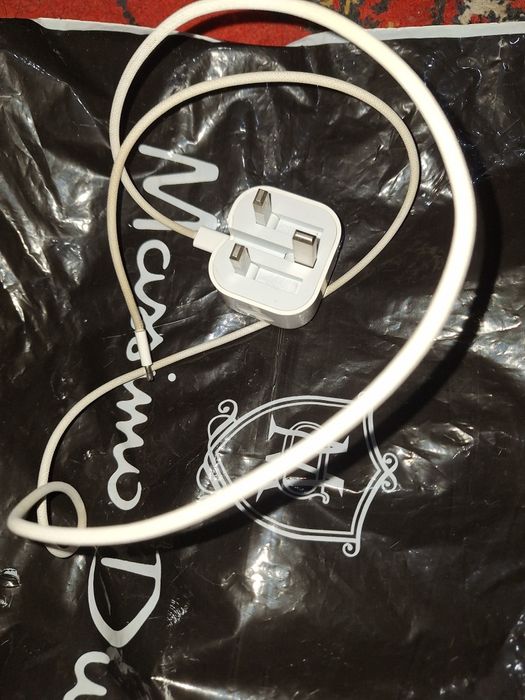 Iphone orginal zaryadchik