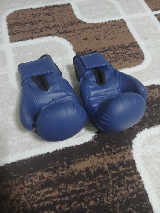 Продам боксёрские перчатки