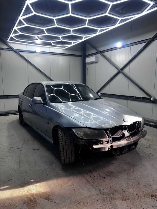 Dezmembrez BMW Seria 3 E90