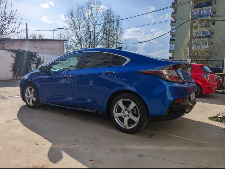 Chevrolet volt 2017 18kwh plug in hybrid 100km electric