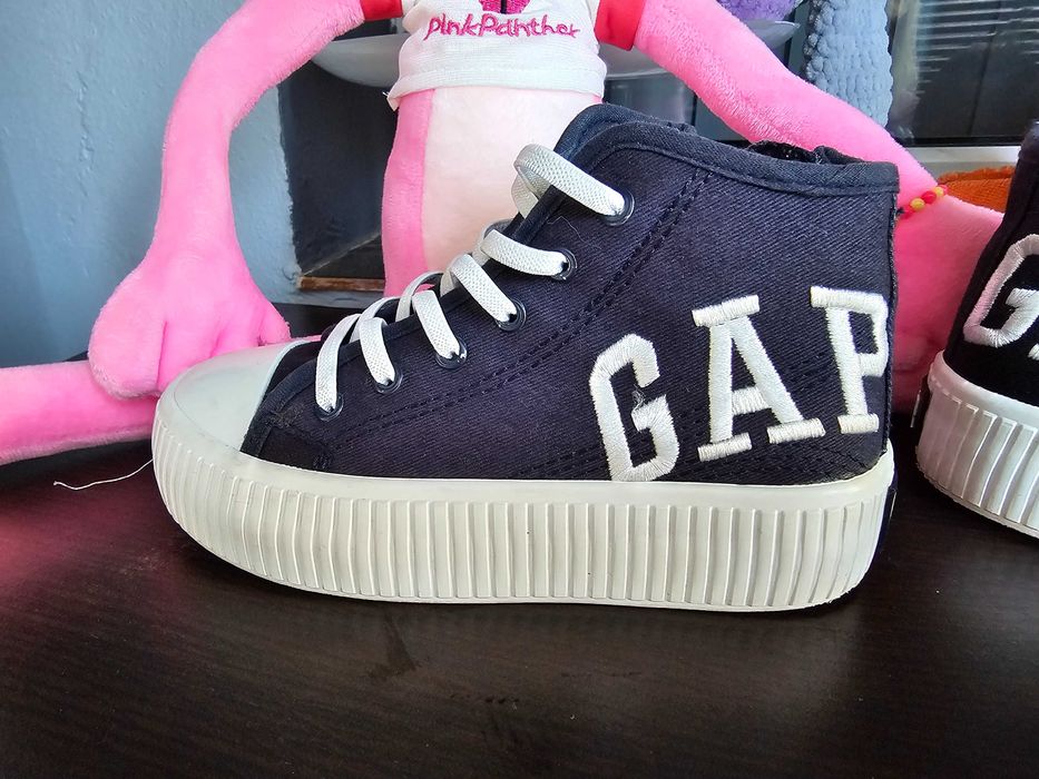 Обувки Nike 28 размер  и кецове GAP 28 размер  .За двата чифта 50лв