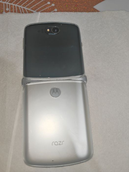 Motorola razr 5g
