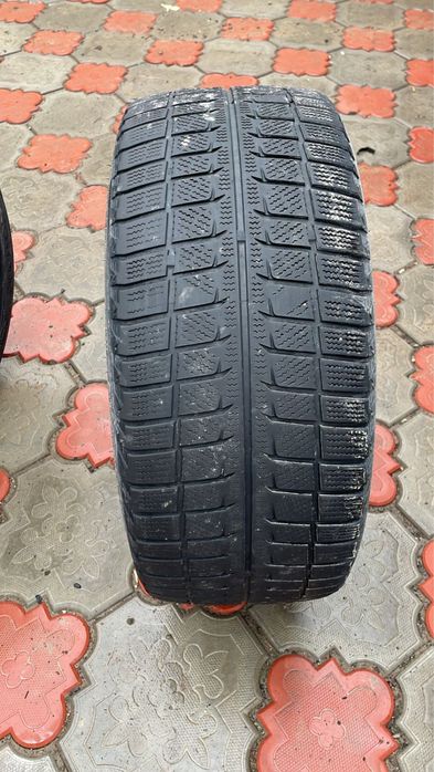 Продам шины 235/40/18 4шт