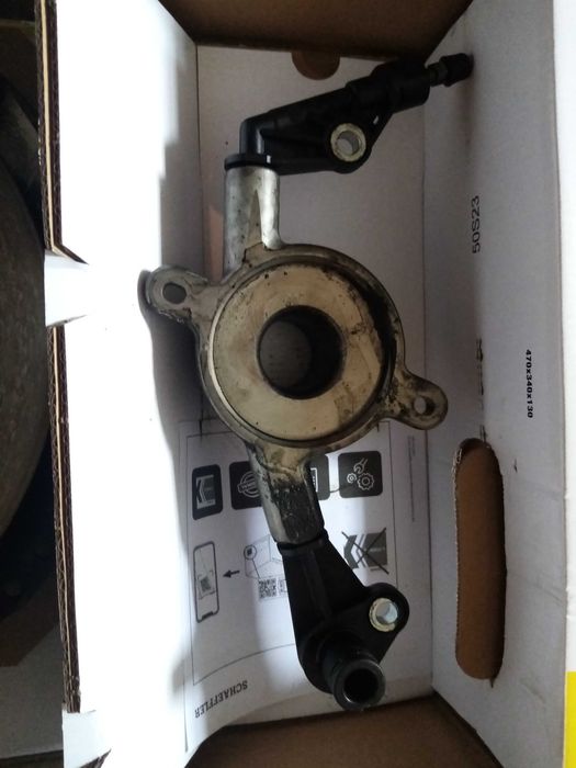 Съединител комплект плюс маховик.