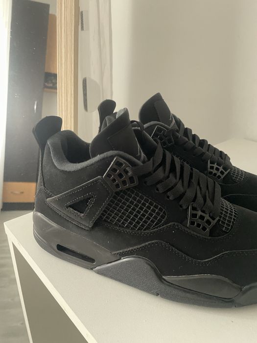 Jordan 4 black cat nepurtati