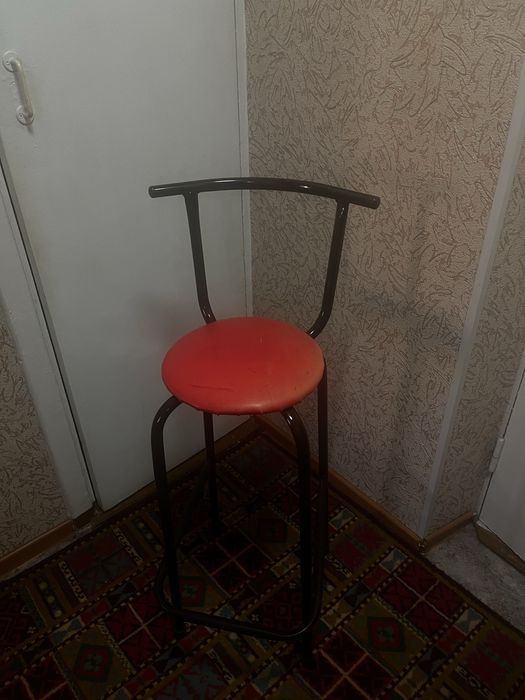 5000 тг Стул барный продам