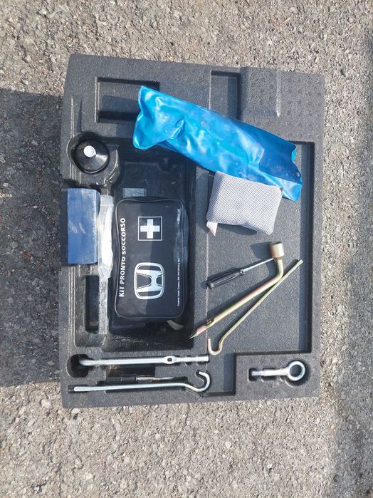 Honda Insight 1,3 i , на части! 
Август 2009