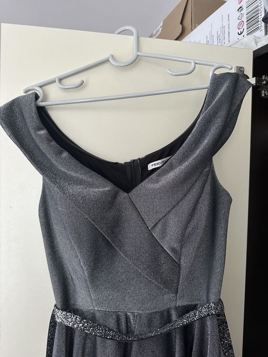 Официална рокля