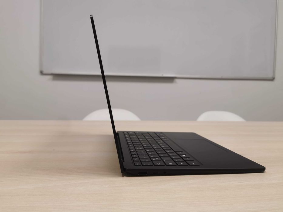 Laptop ultraportabil Microsoft Surface 4