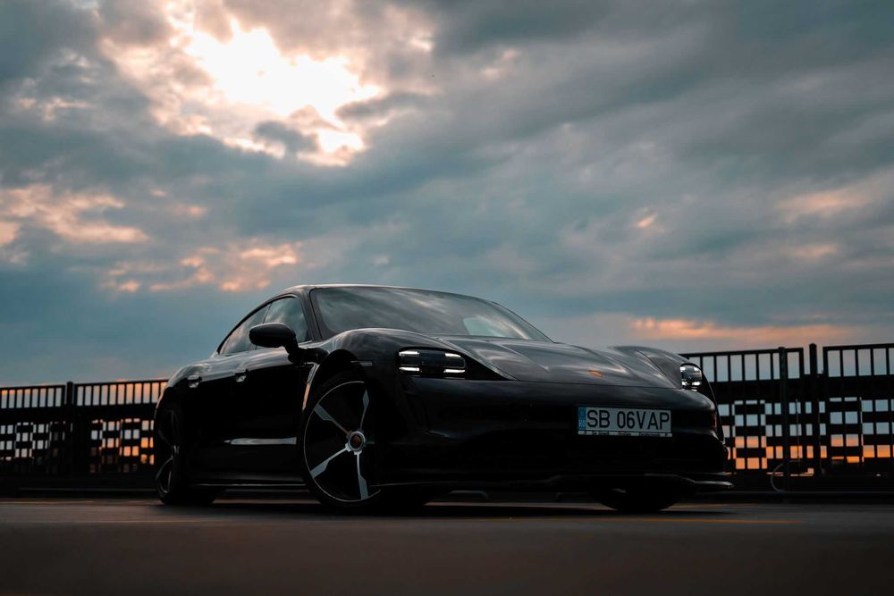 PORSCHE Taycan 2021 — imagine 4