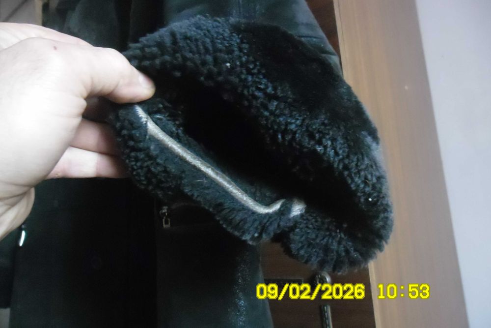 Продам: 2-е мужские  дубленки