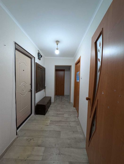 продается 2 комн кв р-н Строитель