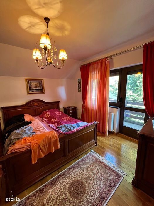 Vand vila Busteni, pozitie excelenta, vedere Cruce, toate utilitatile