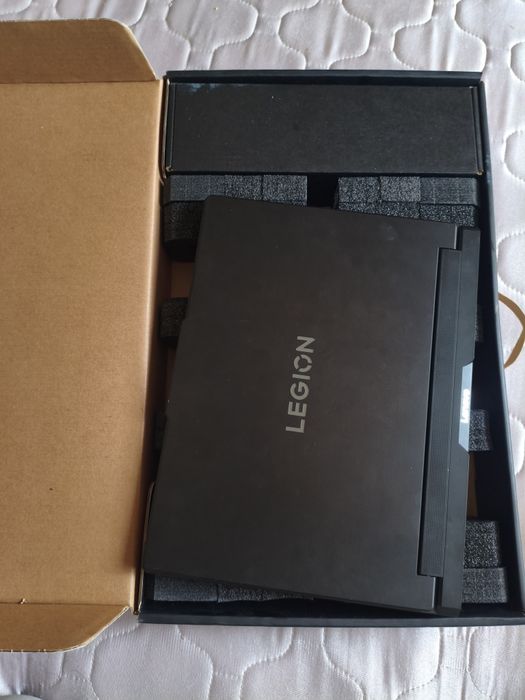 Ноутбук Lenovo Legion Pro 7 16IAX10H.