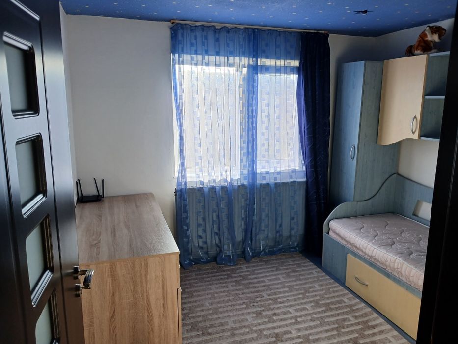 Închiriez apartament 3 camere Baia Mare